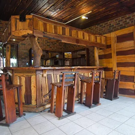 Upmarket Villa With Pool & Lush Garden Pretoria Exterior photo