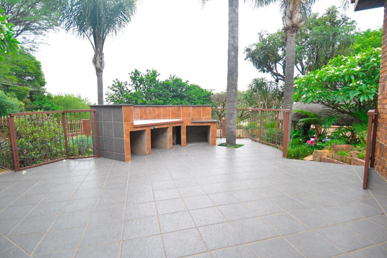 Villa Upmarket With Pool & Lush Garden
